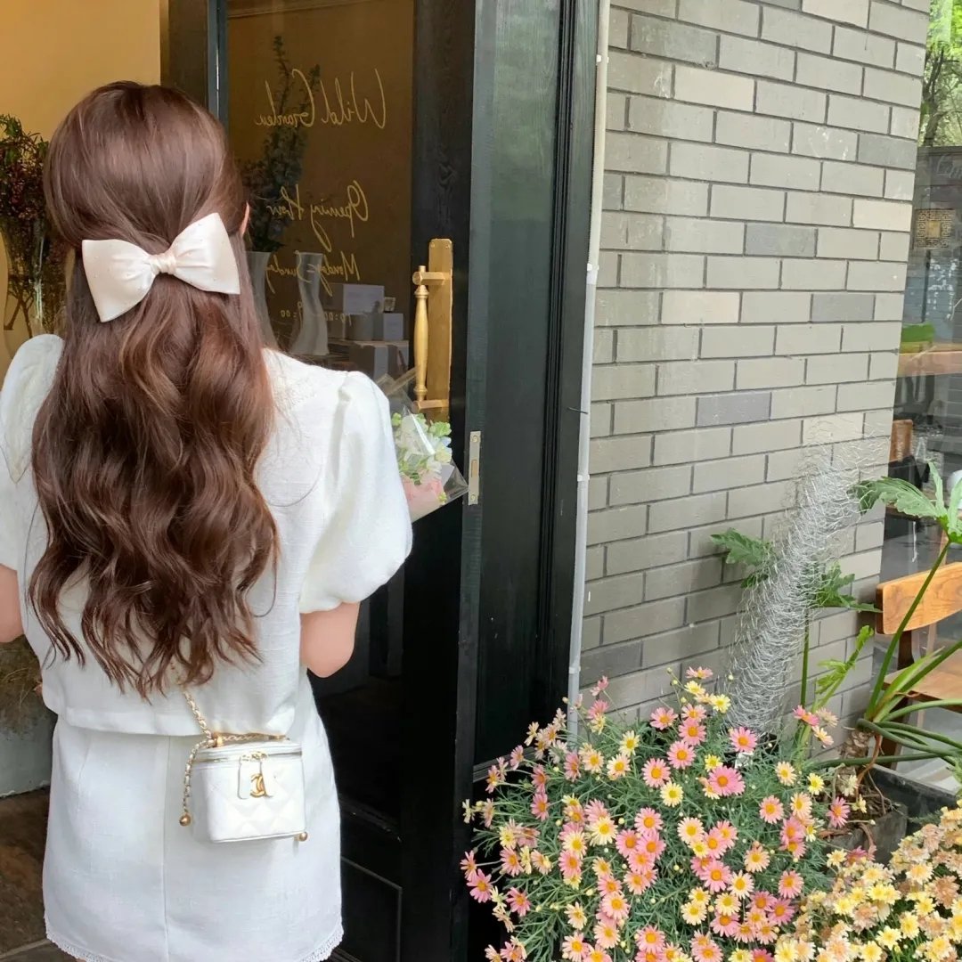 春色无边满杏林